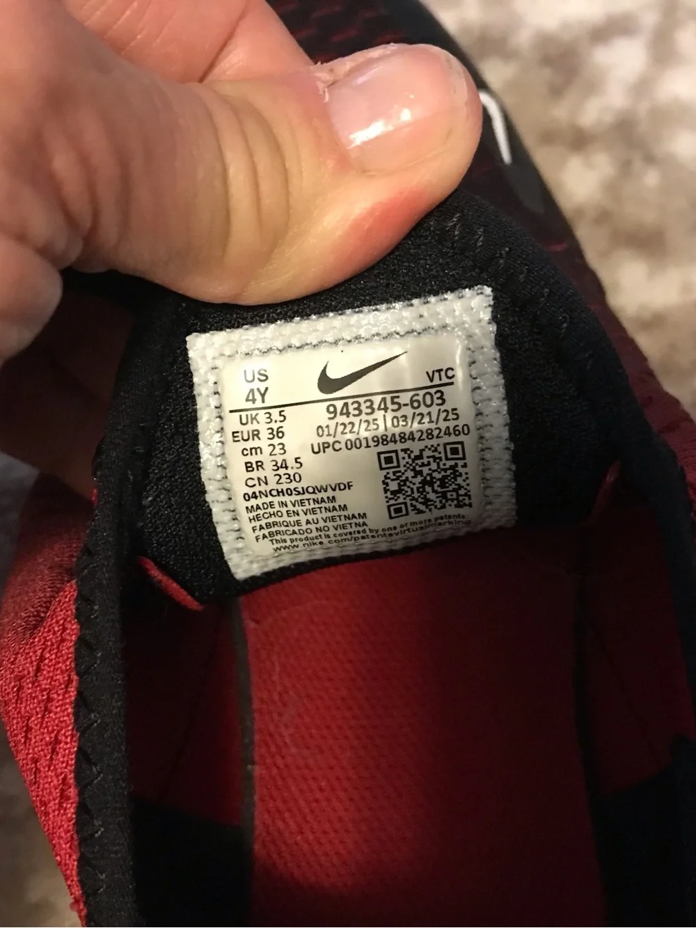 Nike Air Max 270 Big Kids' Shoes Size 4Y